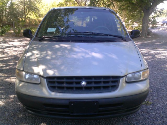 Plymouth Voyager 2000 photo 4