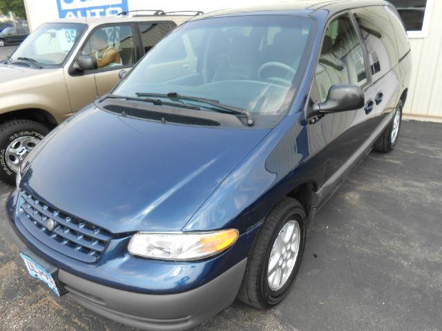 Plymouth Voyager SE MiniVan