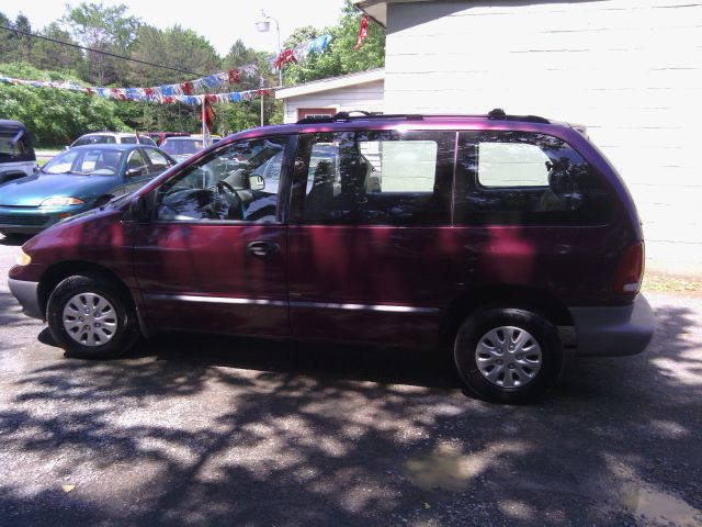 Plymouth Voyager 2000 photo 3