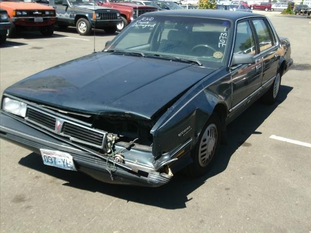Pontiac 6000 1987 photo 2