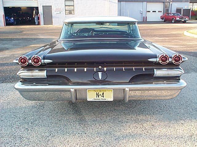 Pontiac Bonneville 1960 photo 2