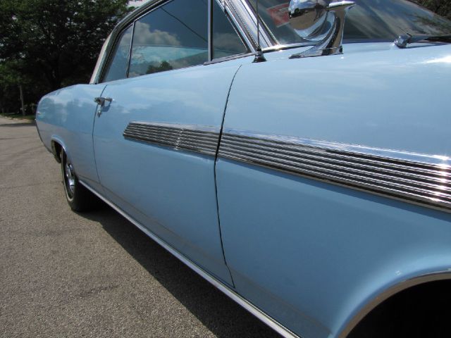 Pontiac Bonneville 1963 photo 17