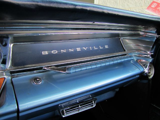 Pontiac Bonneville 1963 photo 28