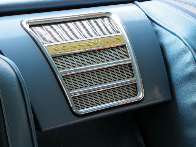 Pontiac Bonneville 1963 photo 8