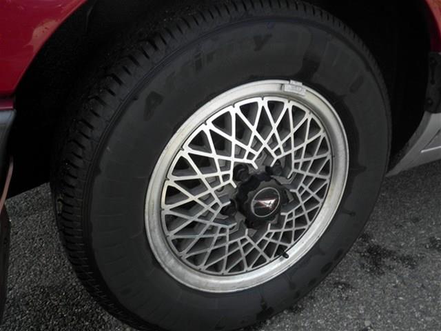 Pontiac Bonneville 1989 photo 3