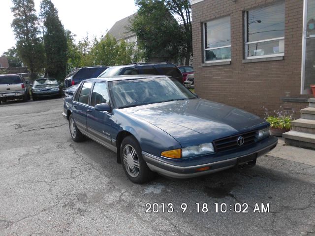Pontiac Bonneville 1991 photo 4