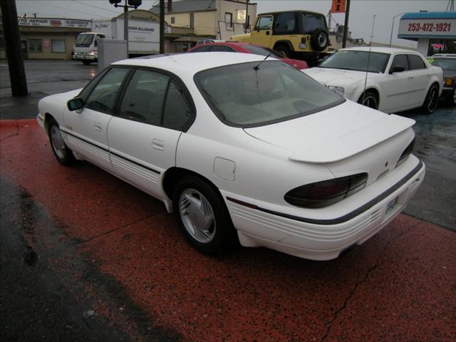 Pontiac Bonneville 1992 photo 2