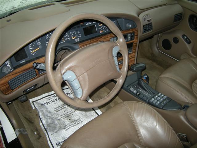 Pontiac Bonneville 1992 photo 4