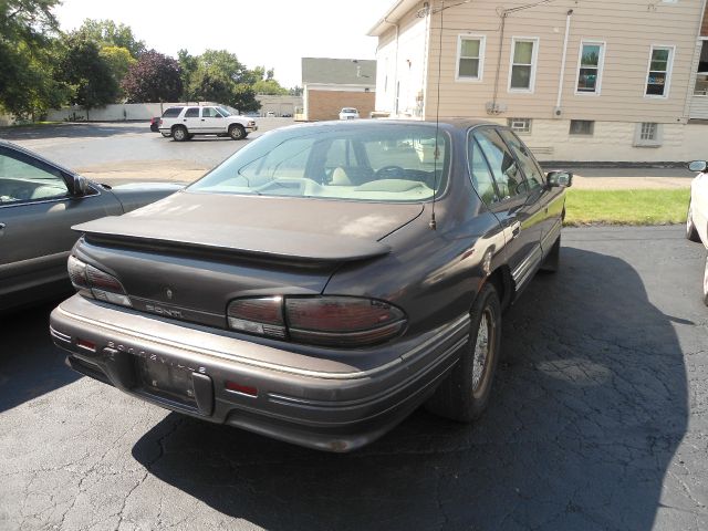 Pontiac Bonneville 1993 photo 1