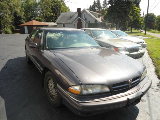 Pontiac Bonneville 1993 photo 2