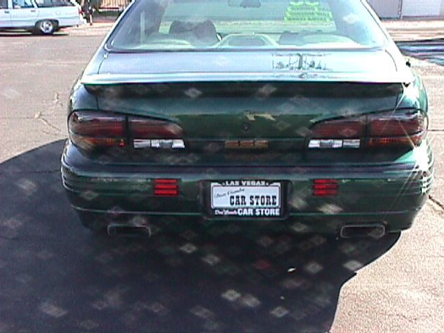 Pontiac Bonneville 1993 photo 2