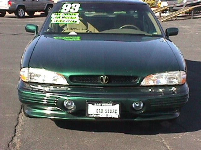Pontiac Bonneville 1993 photo 3
