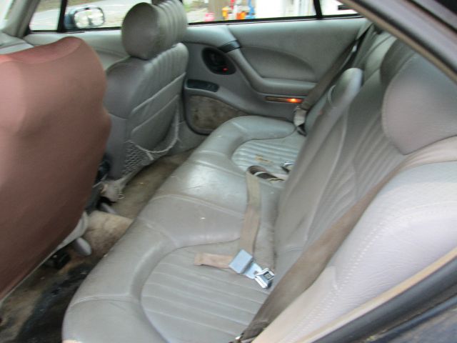 Pontiac Bonneville 1994 photo 10