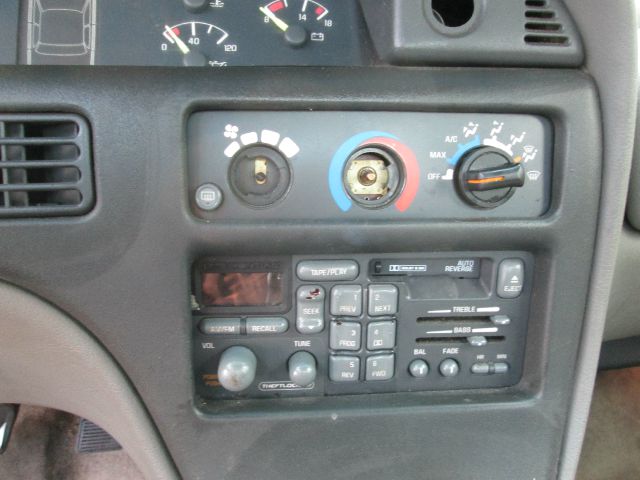 Pontiac Bonneville 1994 photo 8