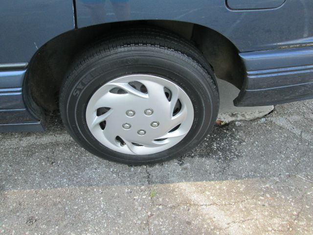 Pontiac Bonneville 1994 photo 9