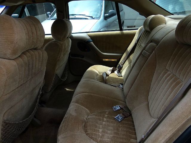 Pontiac Bonneville 1994 photo 1