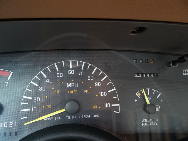 Pontiac Bonneville 1994 photo 3