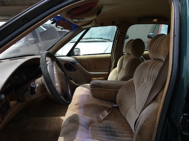 Pontiac Bonneville 1994 photo 4