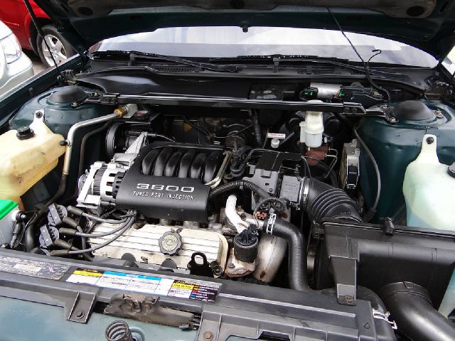 Pontiac Bonneville 1994 photo 8