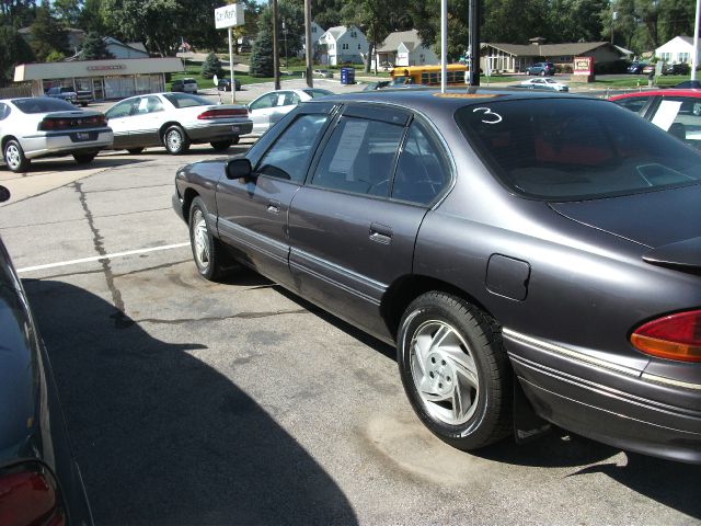 Pontiac Bonneville 1995 photo 3