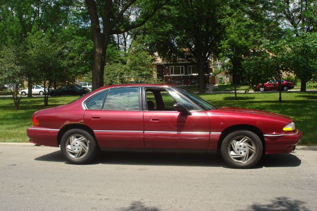 Pontiac Bonneville 1995 photo 3