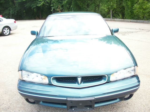 Pontiac Bonneville 1996 photo 1