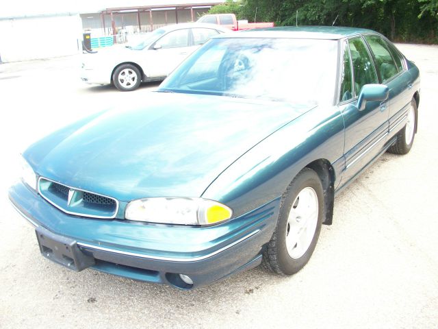 Pontiac Bonneville 1996 photo 3