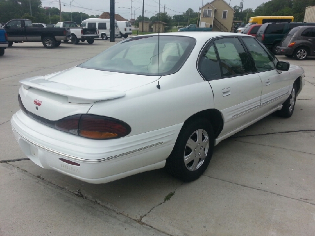 Pontiac Bonneville 2006 Mercury Premier Sedan