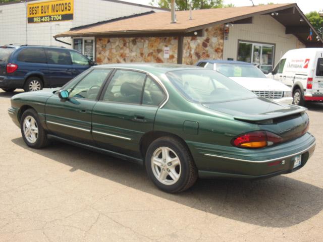 Pontiac Bonneville 1997 photo 1