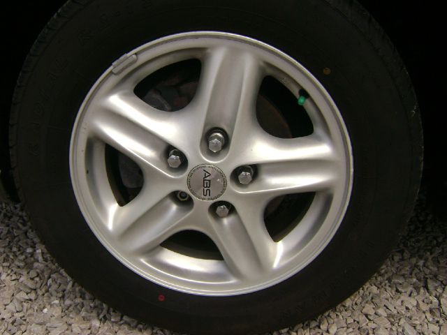 Pontiac Bonneville 1997 photo 2