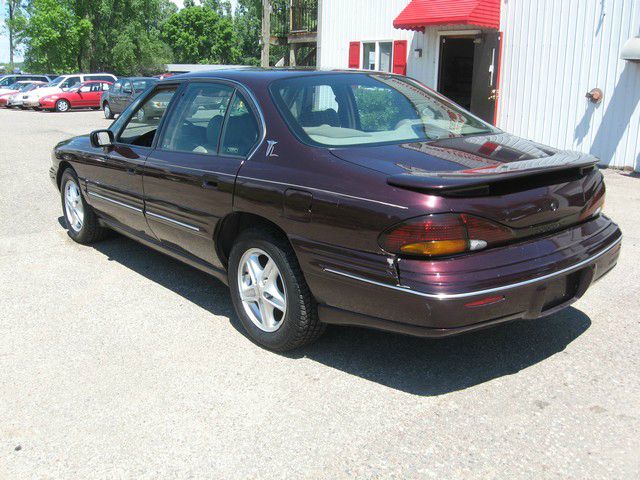 Pontiac Bonneville 1997 photo 4