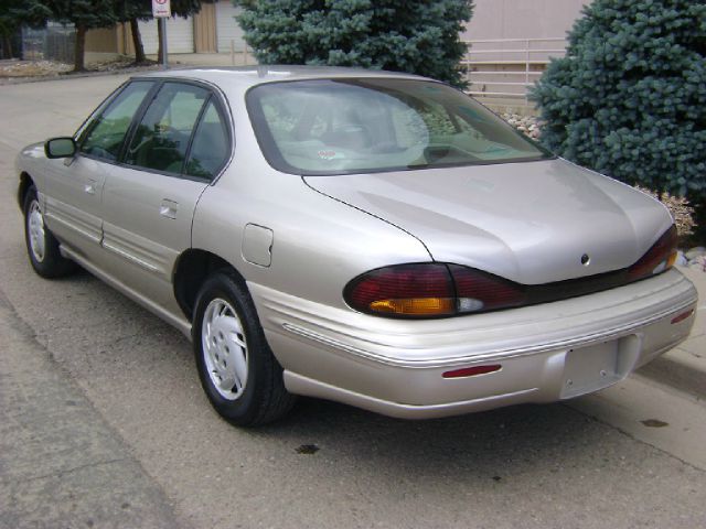 Pontiac Bonneville 1997 photo 2
