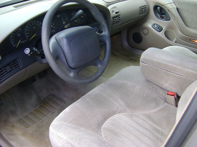 Pontiac Bonneville 1997 photo 3