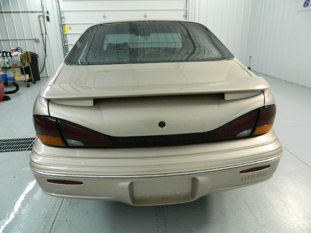 Pontiac Bonneville 1998 photo 2