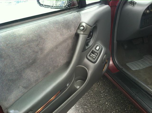 Pontiac Bonneville 1998 photo 1