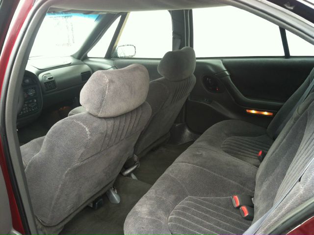 Pontiac Bonneville 1998 photo 11