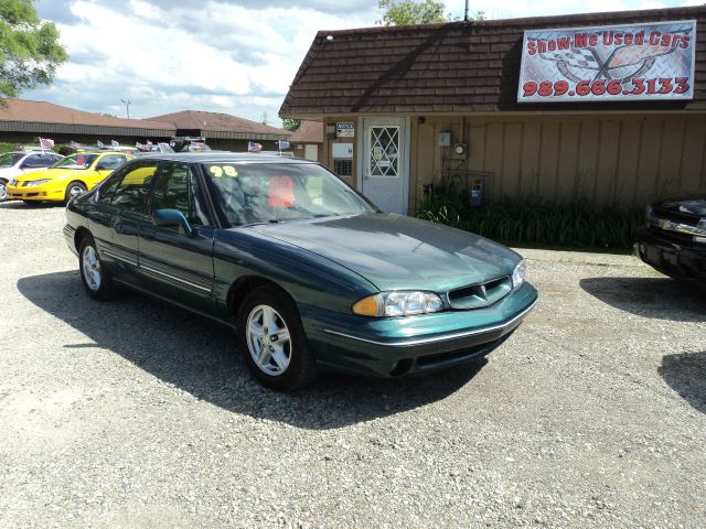 Pontiac Bonneville SE Sedan