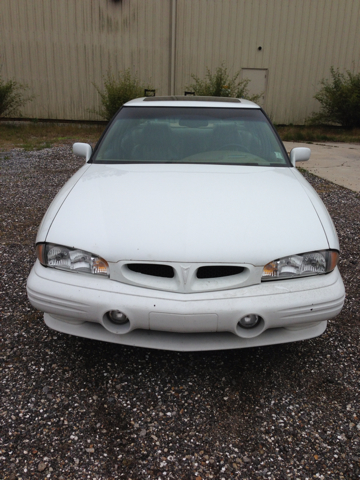 Pontiac Bonneville 1999 photo 3