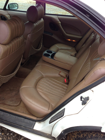 Pontiac Bonneville 1999 photo 4