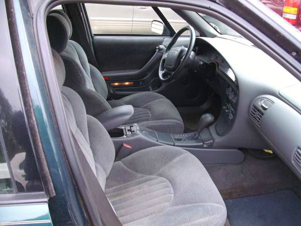 Pontiac Bonneville 1999 photo 4