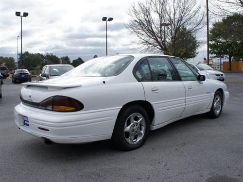 Pontiac Bonneville 1999 photo 2