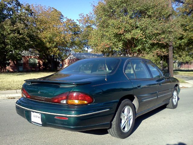 Pontiac Bonneville 1999 photo 2