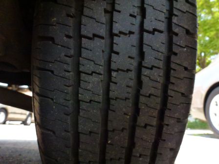 Pontiac Bonneville SE Sedan