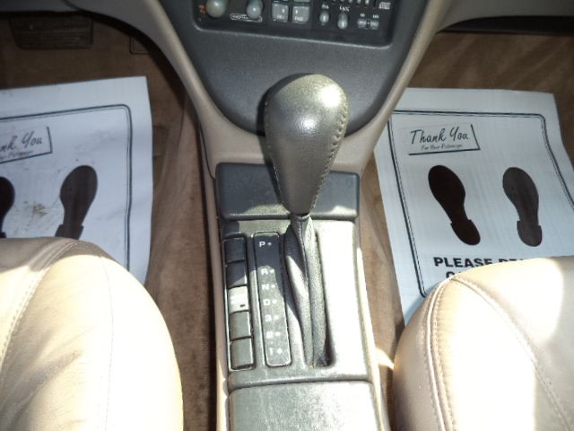 Pontiac Bonneville 1999 photo 6