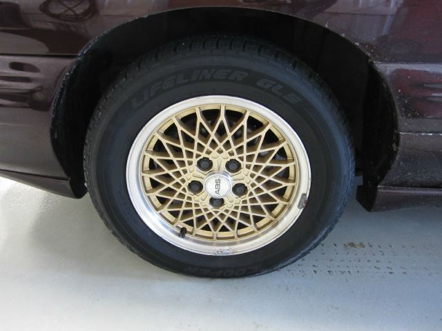 Pontiac Bonneville 1999 photo 1