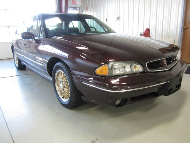 Pontiac Bonneville 1999 photo 3
