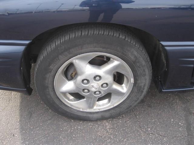 Pontiac Bonneville 1999 photo 3