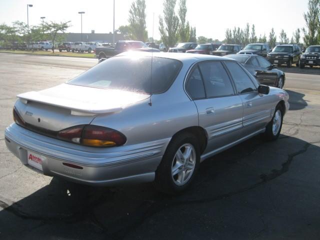 Pontiac Bonneville 1999 photo 5