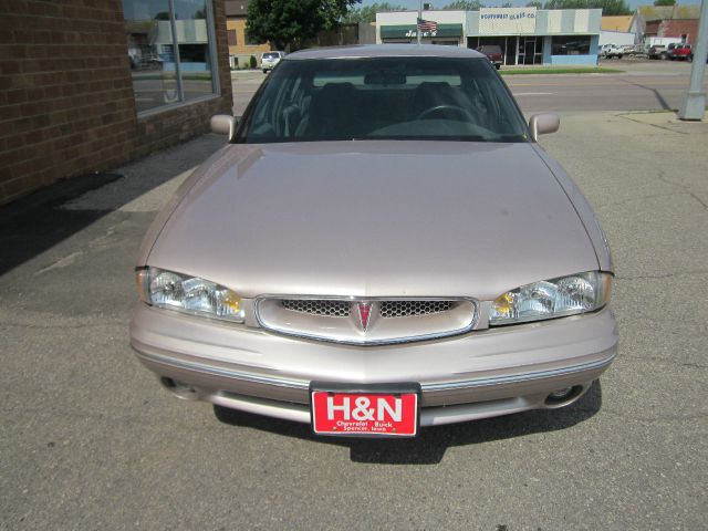 Pontiac Bonneville 1999 photo 2
