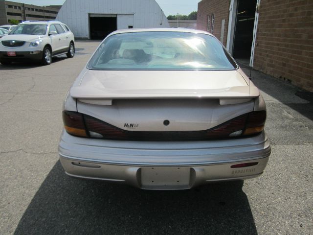 Pontiac Bonneville 1999 photo 4